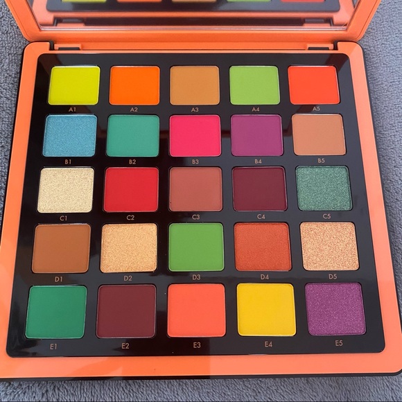 Norvina Pro Pigment Palette VOL 3 - Picture 2 of 2